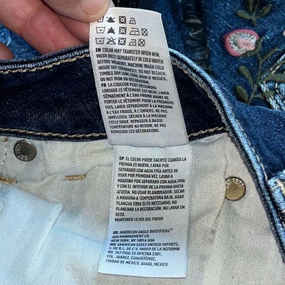 American Eagle Ne(x)t Level Stretch Hi Rise Shorty  Floral Hi-Rise Shortie Denim - Picture 6 of 15